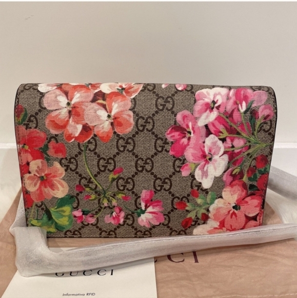 ✨️🌸👛GUCCI 410082GG Supreme Monogram Bloom purse 👛 with chain - Picture 1 of 16